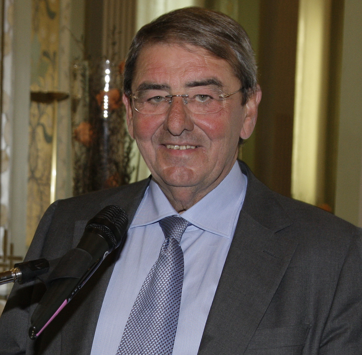 Almuerzocoloquio con Alejandro Echevarría Fundación Euroamerica