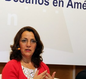 Paloma Barba durante su ponencia