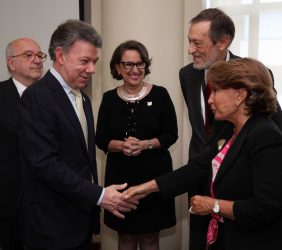 Presidente Juan Manuel Santos, Luisa Peña, Joaquín Almunia, Rebeca Grynspan, Emilio Cassinello,