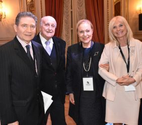 Benita Ferrero-Waldner con el Embajador de Francia y la Embajadora de Italia en Argentina y otro invitado