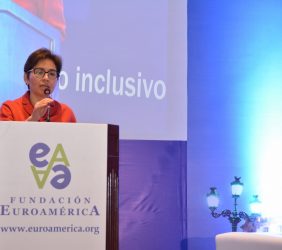 Viviana Caro, Representante del BID Perú