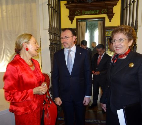 Benita Ferrero-Waldner, Luis Videgaray y Roberta Lajous