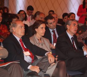 Leonor Ortíz Monasterio, Antonio Ballabriga y Ramón Jáuregui entre el público