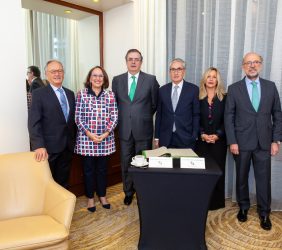 Ángel Durández, Rebeca Grynspan, Marcelo Ebrard, Ramón Jáuregui, Trinidad Jiménez y Embajador Juan López-Dóriga