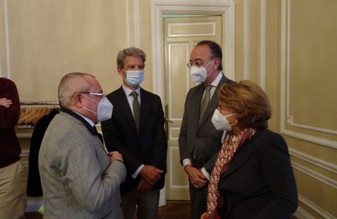 El Embajador Jean-Michel Casa, José Ignacio Salafranca, Jorge Domecq y Luisa Peña