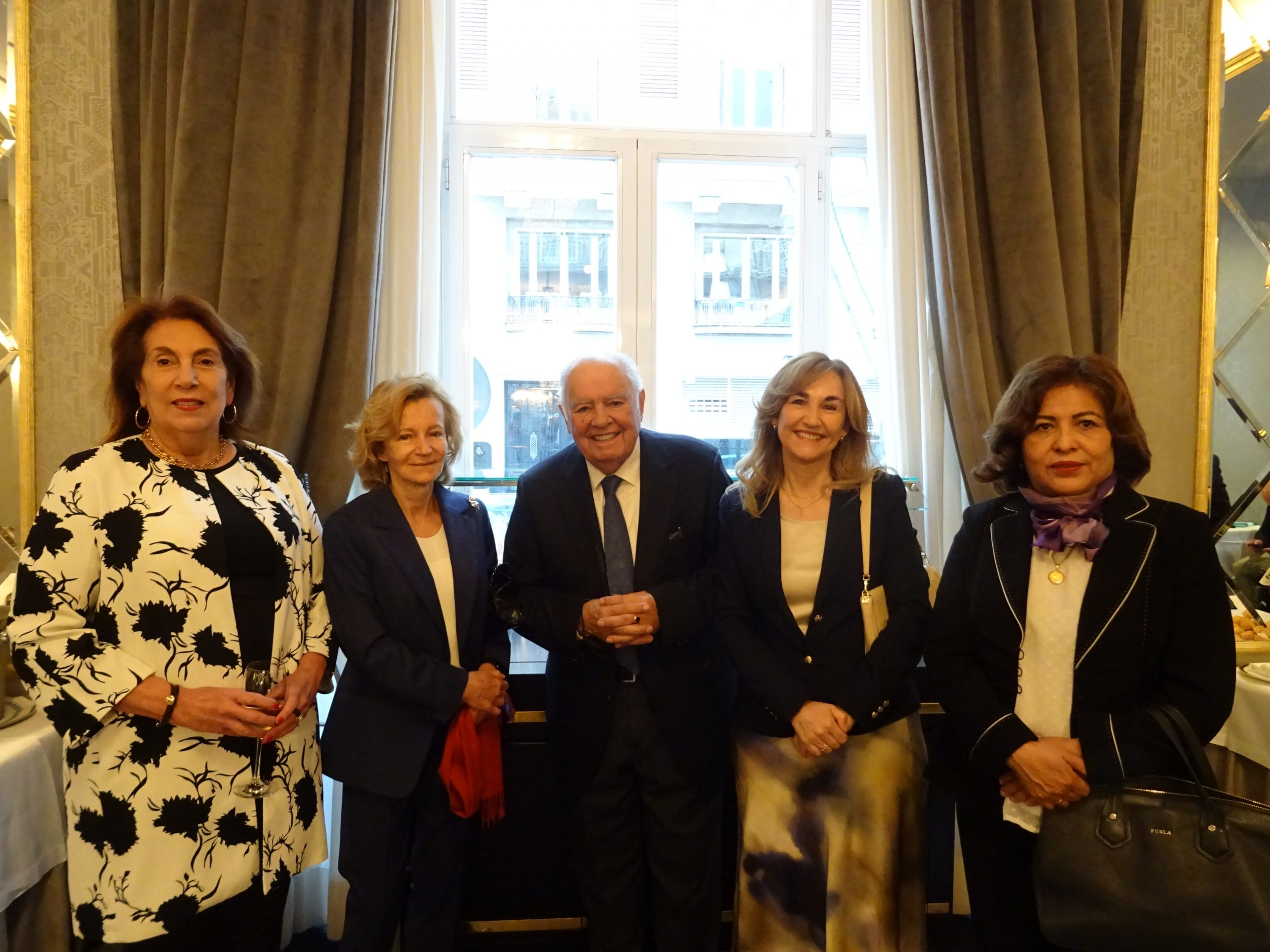 María Salvadora Ortiz, Elena Salgado, Enrique Iglesias, Embajadora de Uruguay Ana Teresa Ayala y la Embajadora de Bolivia Nardi Suxo