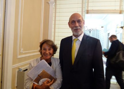 Luisa Peña (Fundación Euroamérica) y Eduardo Pérez del Solar (Embajada del Perú)