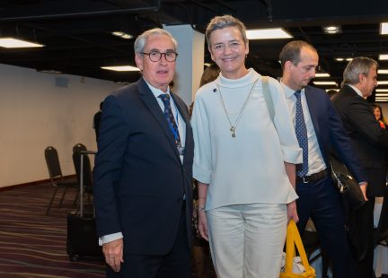 Ramón Jáuregui y Margrethe Vestager, Vicepresidenta Ejecutiva de la Comisión Europea y Comisaria de Competencia