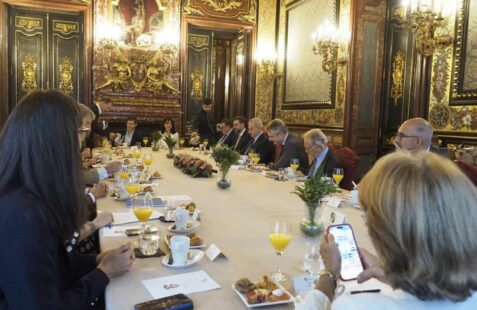 Desayuno coloquio Thouraya Triki (3)