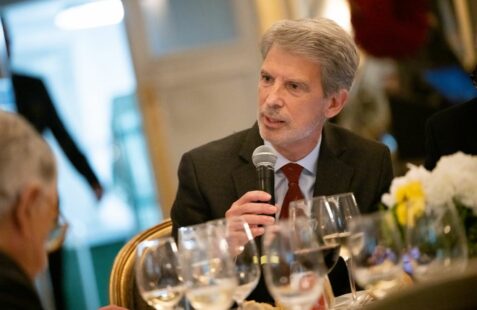 Almuerzo coloquio con la Ministra de Exteriores de Colombia (14)