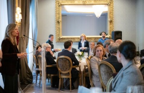 Almuerzo coloquio con la Ministra de Exteriores de Colombia (5)