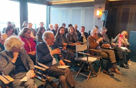 Desayuno coloquio con Joaquín Almunia y Pablo García Berdoy (1)