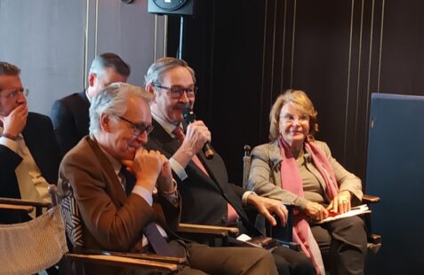 Desayuno coloquio con Joaquín Almunia y Pablo García Berdoy (12)