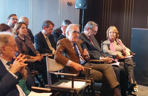 Desayuno coloquio con Joaquín Almunia y Pablo García Berdoy (3)