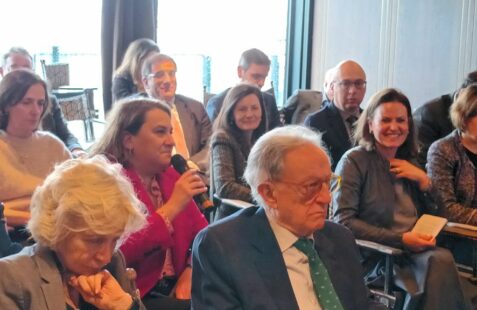 Desayuno coloquio con Joaquín Almunia y Pablo García Berdoy (9)