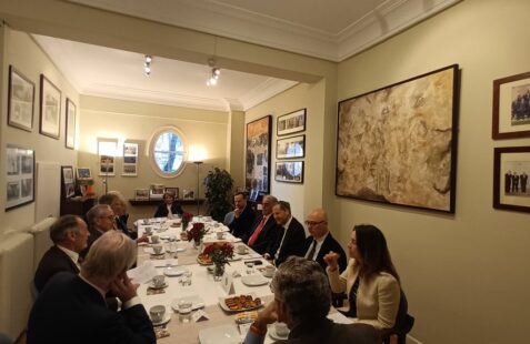 Asistentes desayuno-coloquio Sergio Jaramillo Caro y Diego García-Sayan