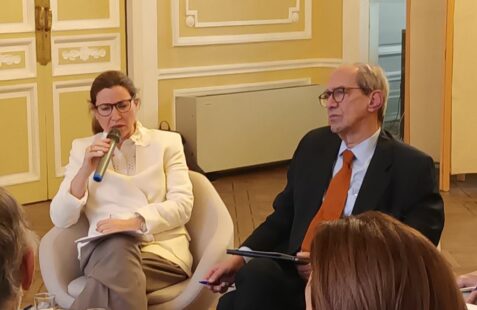 María Abascal, Directora General de la Asociación Española de Banca (AEB) y Presidenta del Comité Ejecutivo de la Federación Bancaria Europea, José Manuel González-Páramo, Consejero del BCE (2004-2012) Consejero Ejecutivo de BBVA (2013-2020). Presidente de European DataWarehouse (EDW)