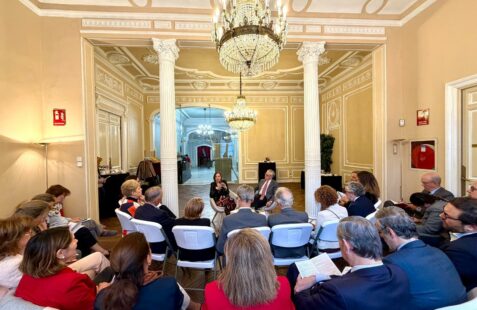 Asistentes Desayuno Coloquio con la Secretaria de Estado Amparo López Senovilla