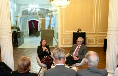 Secretaria de Estado de Comercio Amparo López Senovilla y Ramón Jáuregui, Presidente de la Fundación Euroamérica
