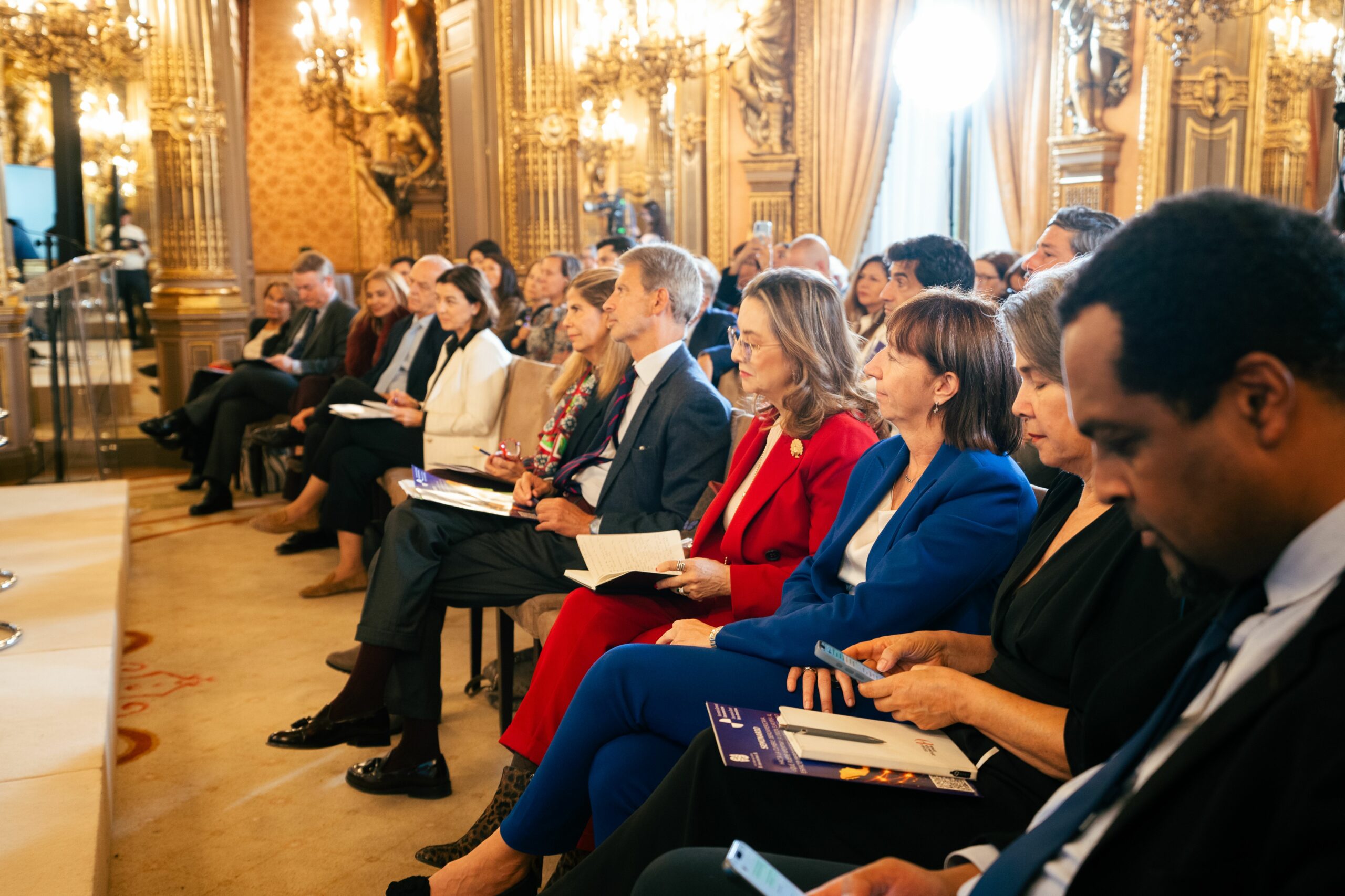Seminario: Hacia la Cumbre Iberoamericana. ¿Qué puede aportar la Unión Europea al espacio iberoamericano de las cumbres?