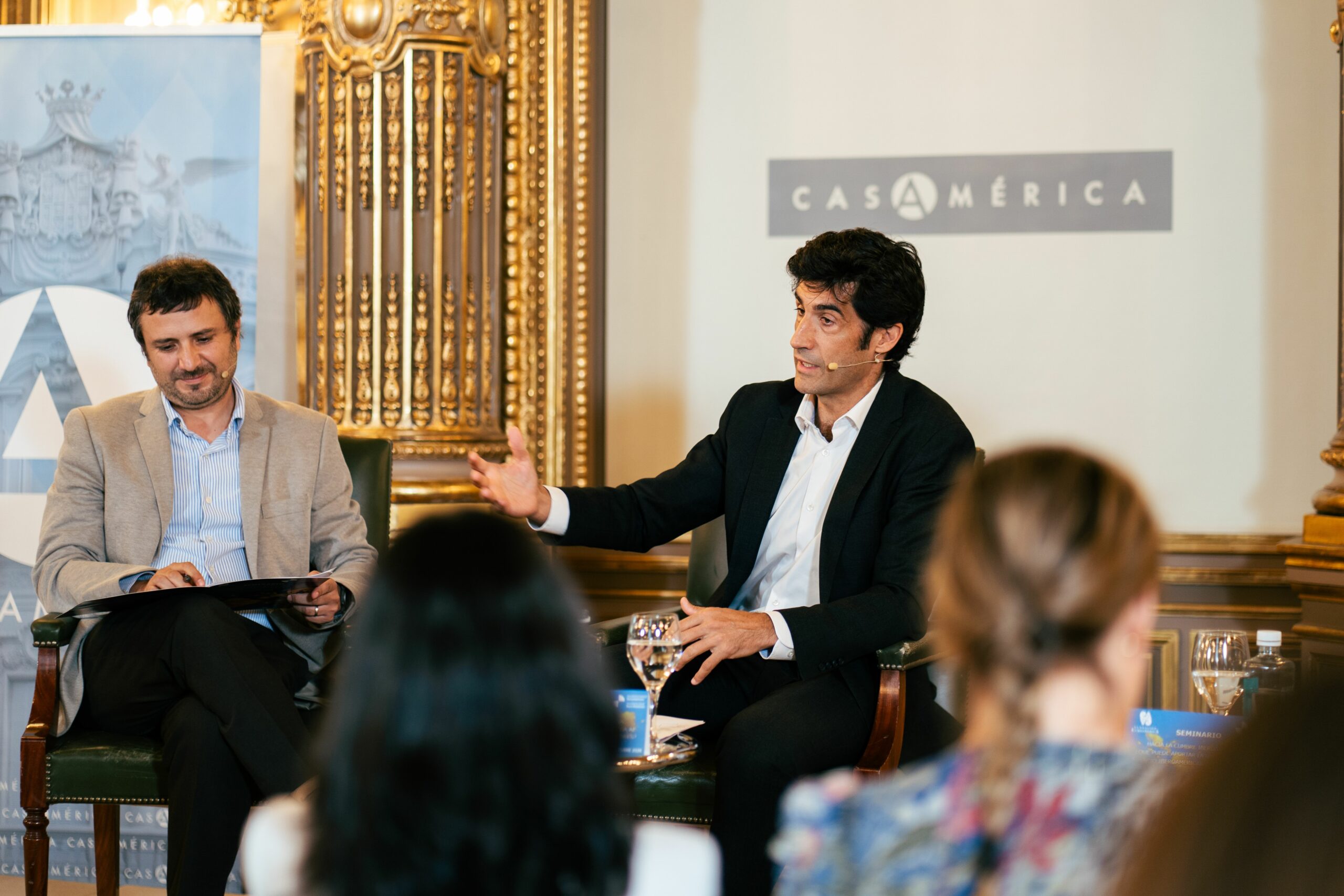 Moderador de la sesión Ángel Melguizo